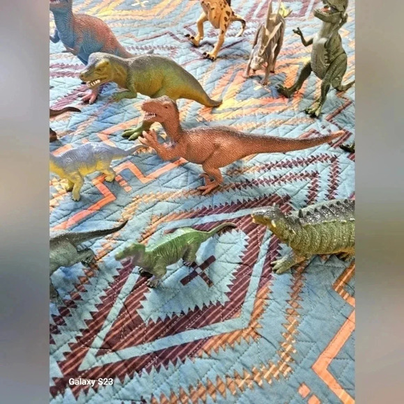 Dinosaurs - Picture 5 of 6